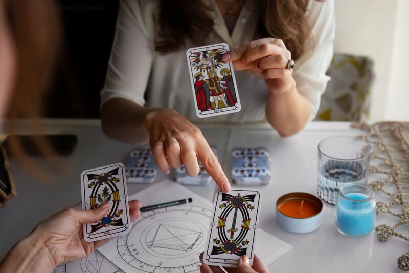 Recibe tu consejo diario de las cartas para este 16 de agosto.