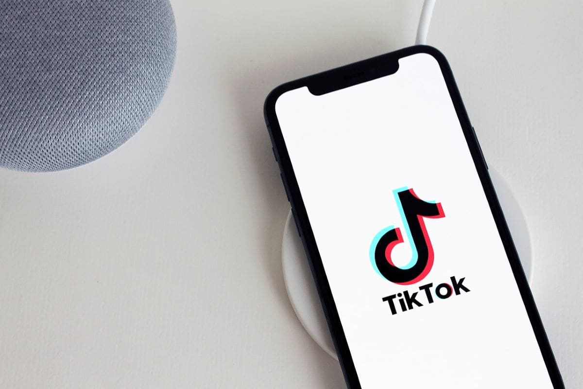 Esta función es una excelente manera de guardar muchos videos en una sección separada. Foto: Pexels.