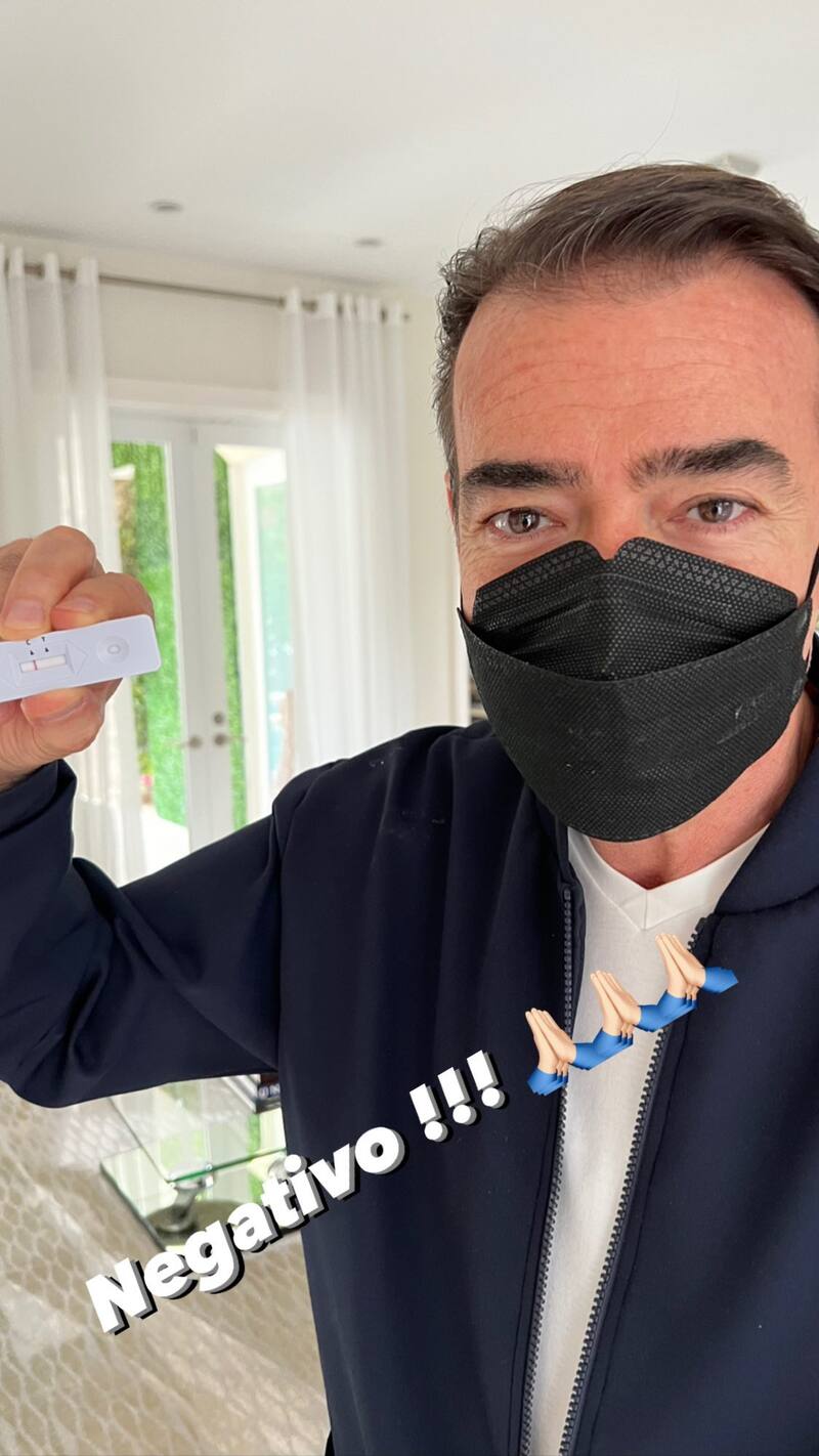 El actor y productor dio a conocer que superó su tercer contagio de Covid-19 satisfactoriamente.