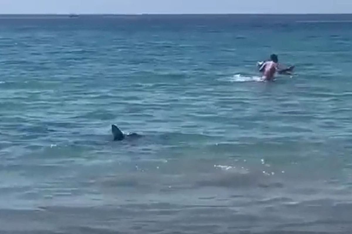 La playa de Alicante se llama Aguamarina. Créditos: Captura Video 20 Minutos