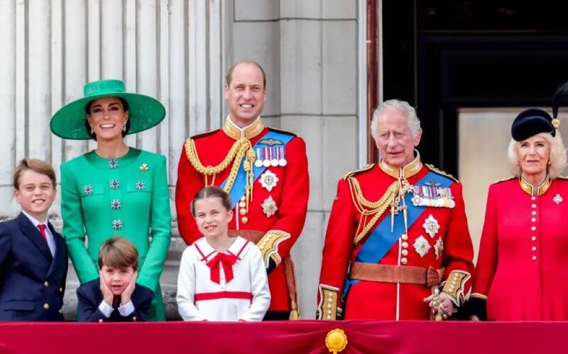 La familia real celebra el primer Trooping the Colour del rey Carlos III