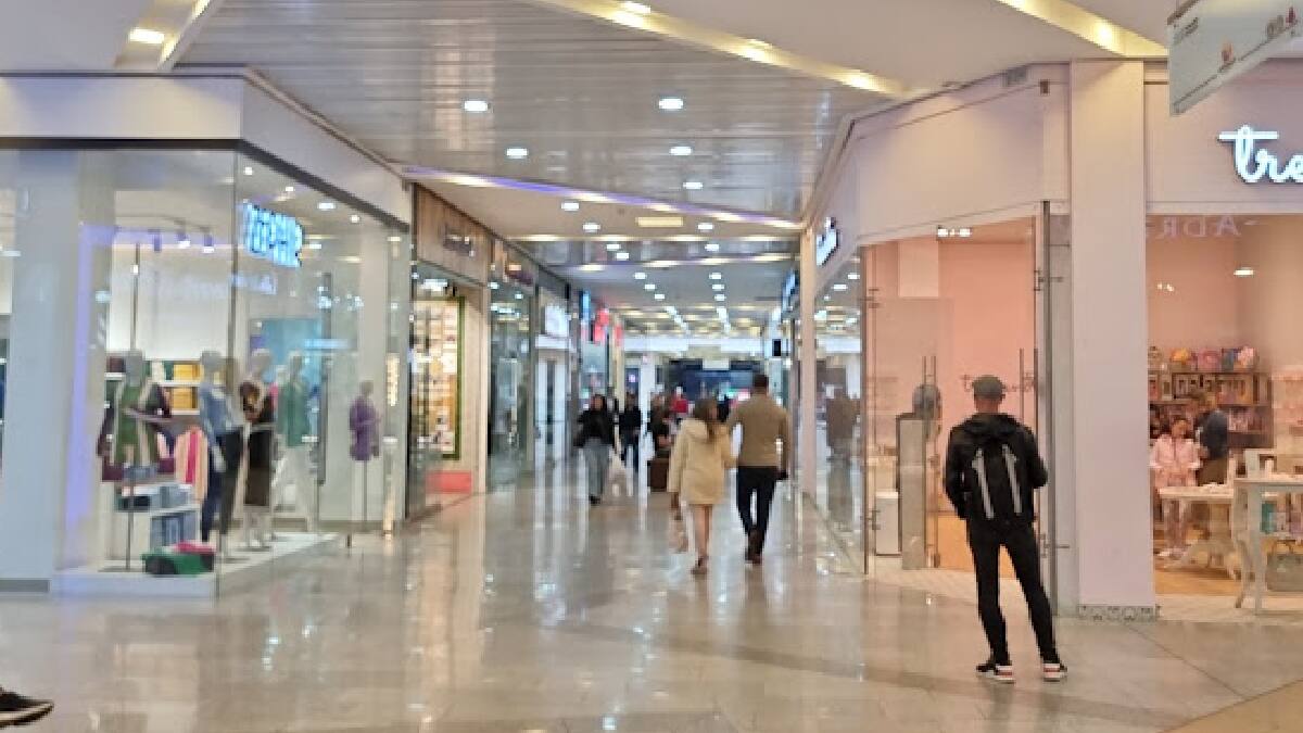 Hombre dispara contra su ex pareja en centro comercial de Bogotá; la chica murió