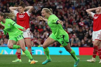 VIDEO | El horror defensivo del Arsenal que le permitió en el último segundo al Wolfsburg pasar a la final de la Champions League