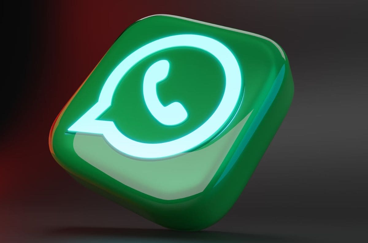 ¿Cómo escribir en cursiva, negrita y tachar texto en WhatsApp?