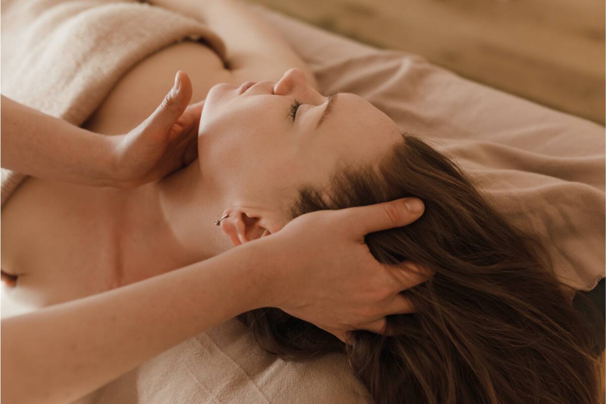 Realiza estos ejercicios para rejuvenecer el rostro.