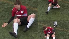 VIDEO | Futbolista se fractura la rodilla, se la acomoda a golpes y regresa a jugar