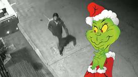 ‘El Grinch de Chalco’, así apodaron a esta persona por robarse un Santa Claus inflable | VIDEO