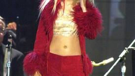 Christina Aguilera e Iggy Azalea explotan contra el padre de Britney Spears