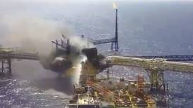 Suman 5 muertos en la explosión de la plataforma marítima de Pemex en Campeche