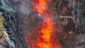 VIDEO | Las espectaculares imágenes aéreas de un volcán en erupción en Islandia