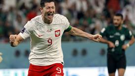 Polonia se impone ante Arabia Saudita de la mano de Lewandowski y Zielinski